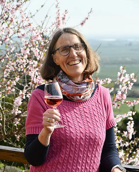 Portrait von Brigitta Heyl, zertifizierte Kultur- und Weinbotschafterin